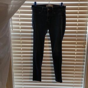 Dark wash Hollister skinny jeans size 5R